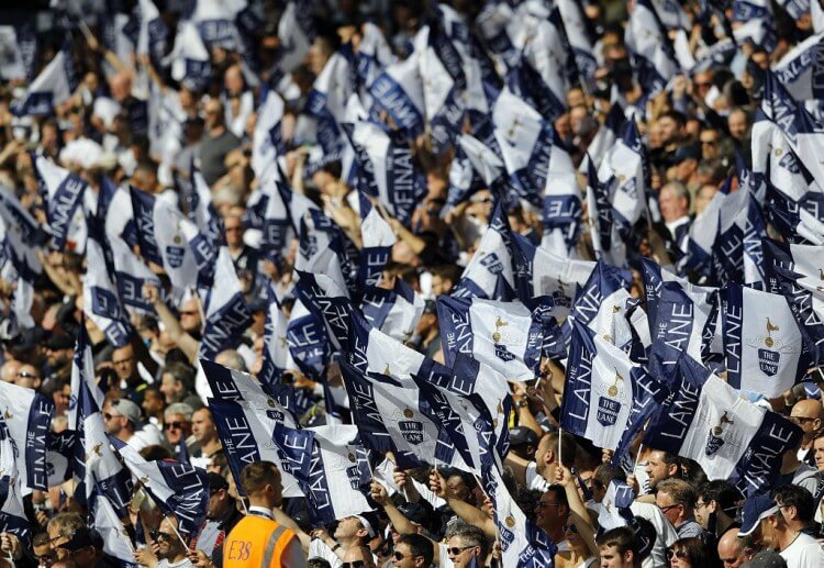 Para penggemar Tottenham Hotspur berharap agar tim favorit mereka memulai pertandingan sepak bola mereka dengan kemenangan
