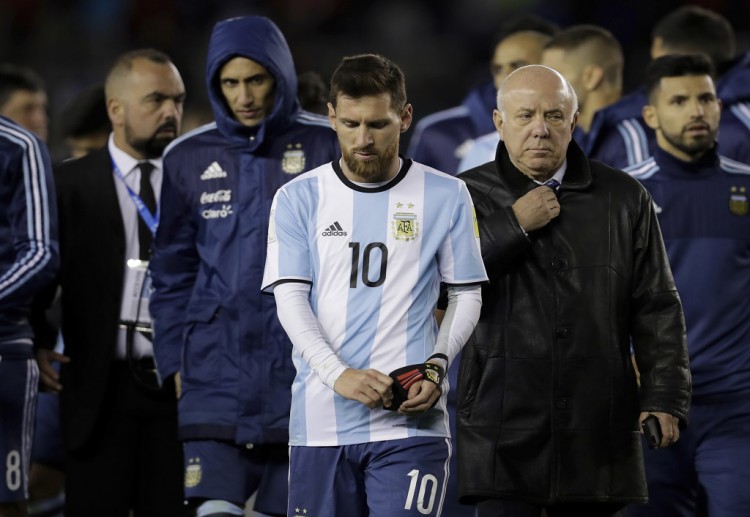 Argentina buộc phải thắng những trận còn lại sau khi một lần nữa trượt chân trước Venezuela
