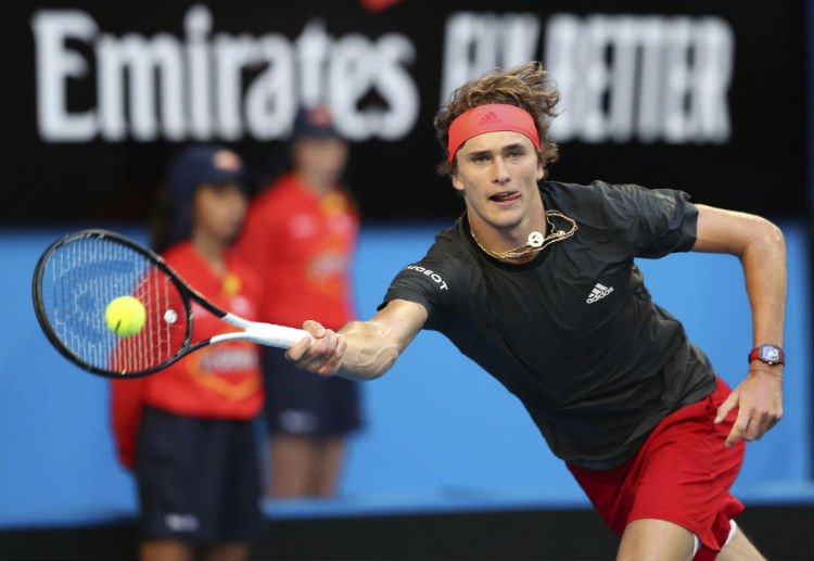 Alexander Zverev loses to Roger Federer with the score of 6-4 6-2