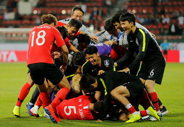 South Korea celebrating Kim Jin-Su's Asian Cup goal vs Bahrain