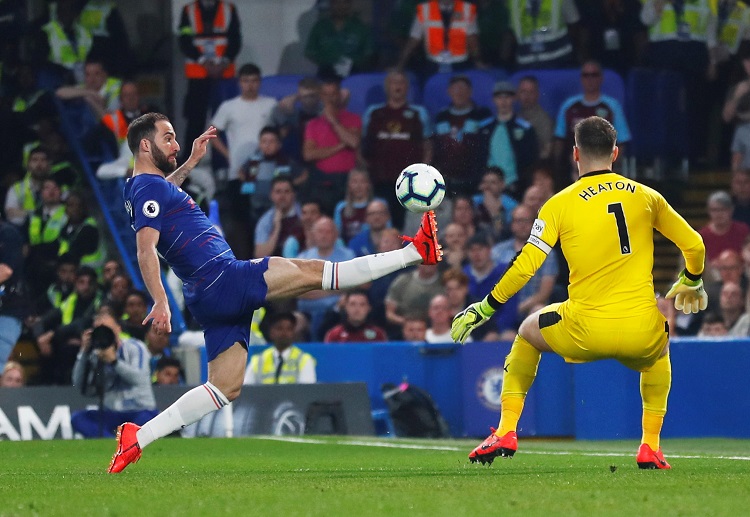 Gonzalo Higuain frustrated with Maurizio Sarri after being substituted during their Premier League clash with Burnley