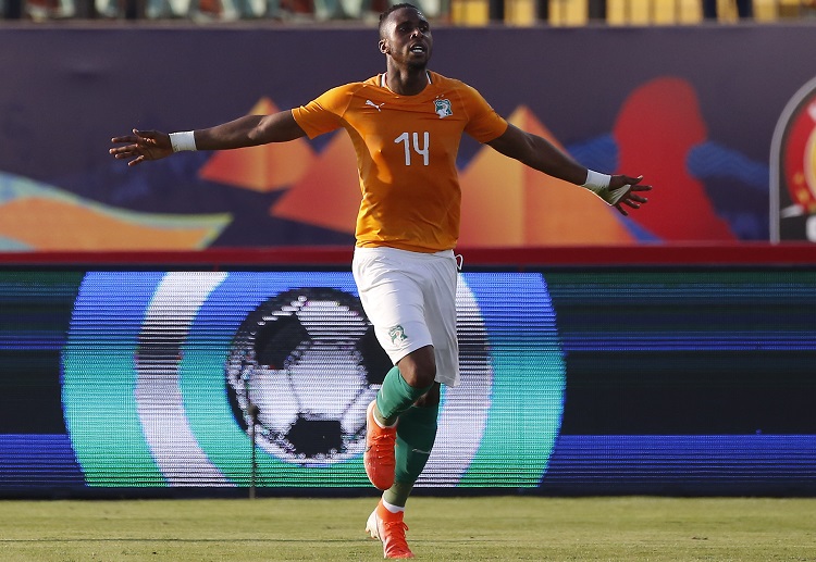 조나단 코지야가 아프리카 네이션스컵 코트티부아르 승리를 이끈 득점 이후 기뻐하고 있다