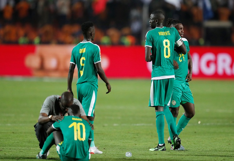 알제리는 바그다드 부네자가 2분 만에 득점함으로서 아프리카 네이션스컵에서 세네갈을 물리쳤다.