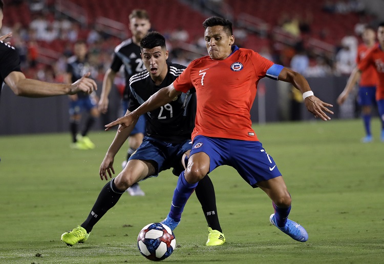 International Friendly: đội bóng Chile này áp dụng sơ đồ lạ lẫm 4-1-2-1-2