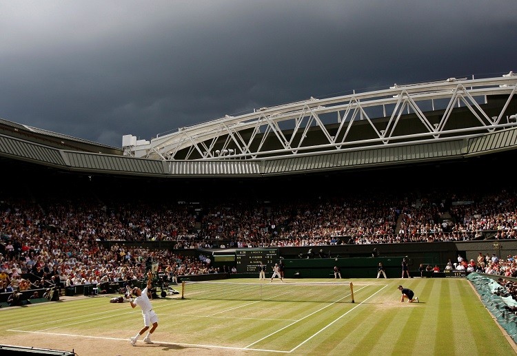 Rafael Nadal fought Roger Federer in the ATP finals of 2008 Wimbledon