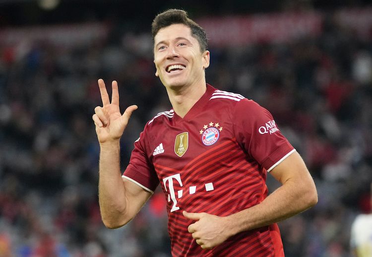 Lewandowski lập hat-trick trong chiến thắng 5-0 của Bayern tại Bundesliga 2021/22