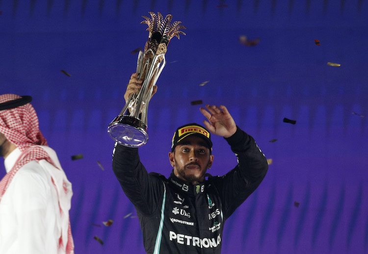 Lewis Hamilton wins the Saudi Arabian Grand Prix to set up a winner-takes-all F1 title showdown