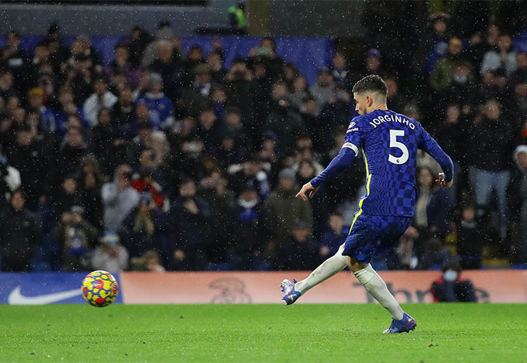 Premier League: Sau khi thủng lưới, Chelsea tấn công mạnh mẽ hơn và cuối cùng đã có được bàn thắng