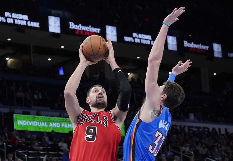 Nikola Vucevic and Ayo Dosunmu help Chicago squeeze out a NBA win over OKC