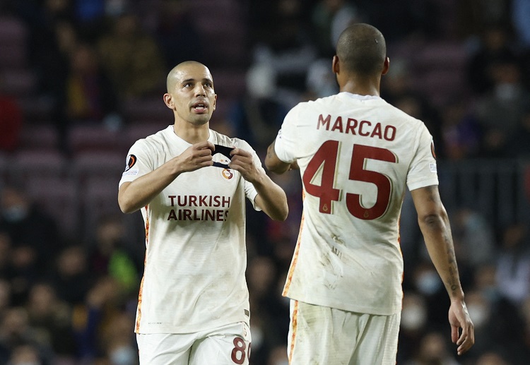 Europa League: thủ môn đang được Galatasaray mượn về từ chính Barca này đã thi đấu tuyệt hay.