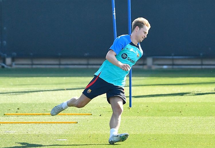 Barcelona akan lepas Frenkie de Jong ke Liga Inggris.