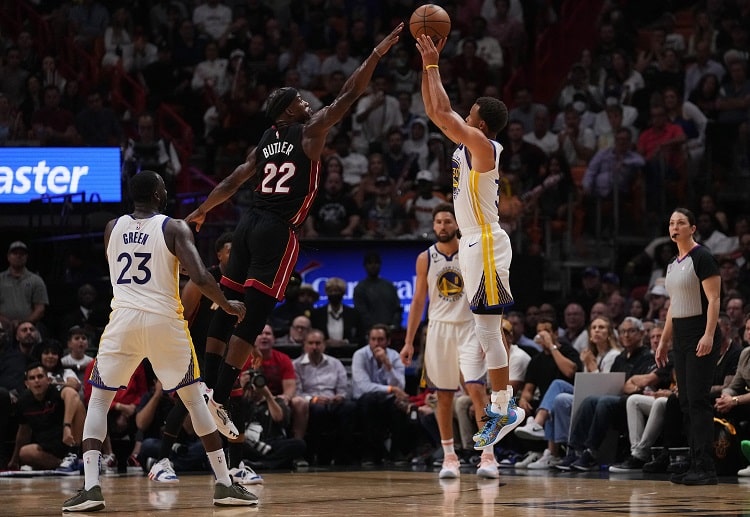 Stephen Curry is off to a sizzling start this NBA campaign
