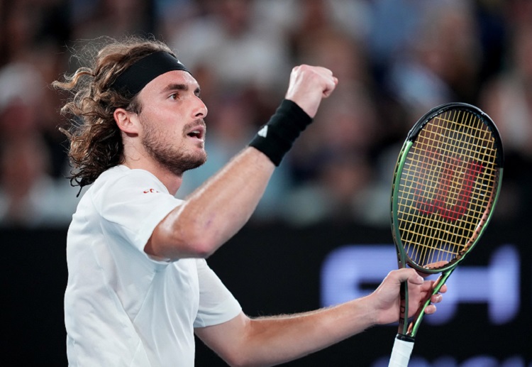 Stefanos Tsitsipas reaches Australian Open quarterfinals with a close-fought victory against Jannik Sinner