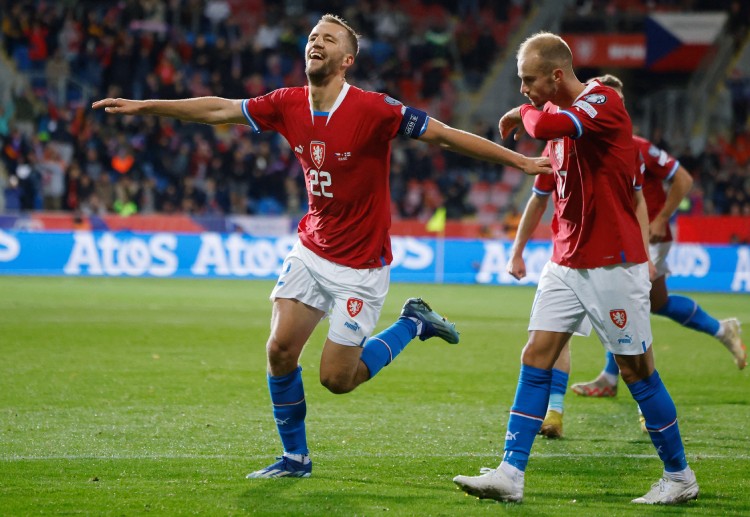 토마스 수첵은 페널티킥으로 득점하며 유로 2024 예선 페로 제도 전에서 체코의 1-0 승리를 견인했다.