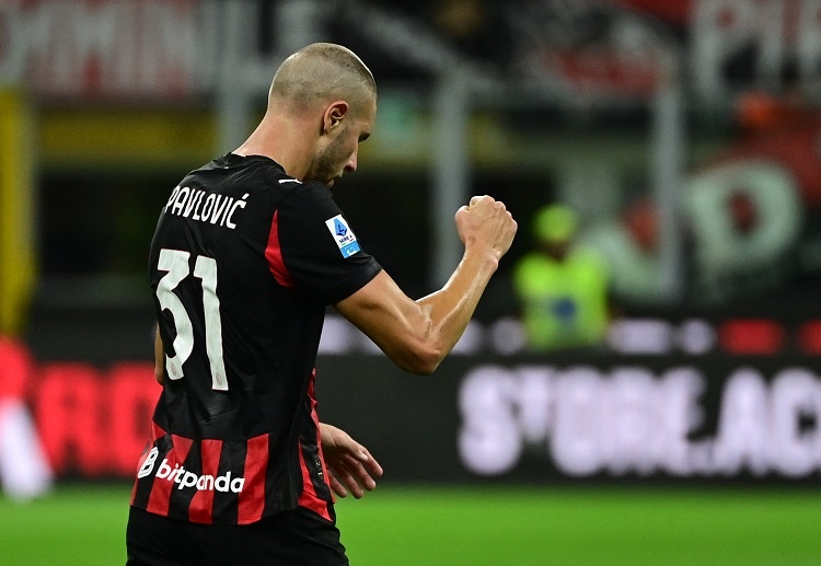 意甲联赛 帕夫洛维奇在禁区内头球破门,帮助米兰追平,但球队依然无力反击,最终输球。