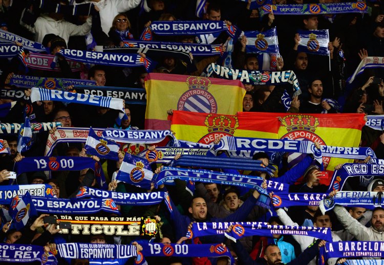 友谊赛  替补登场的基克·加西亚在最后时刻头球扳平比分，帮助西班牙人追成2比2。