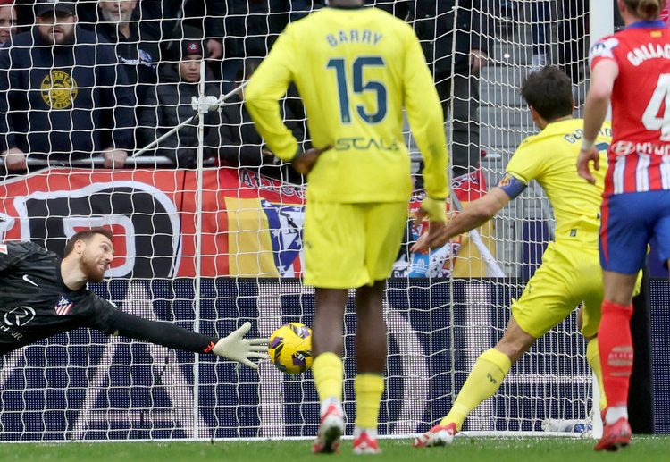 Villarreal hòa trên sân của Leeds ở trận giao hữu câu lạc bộ