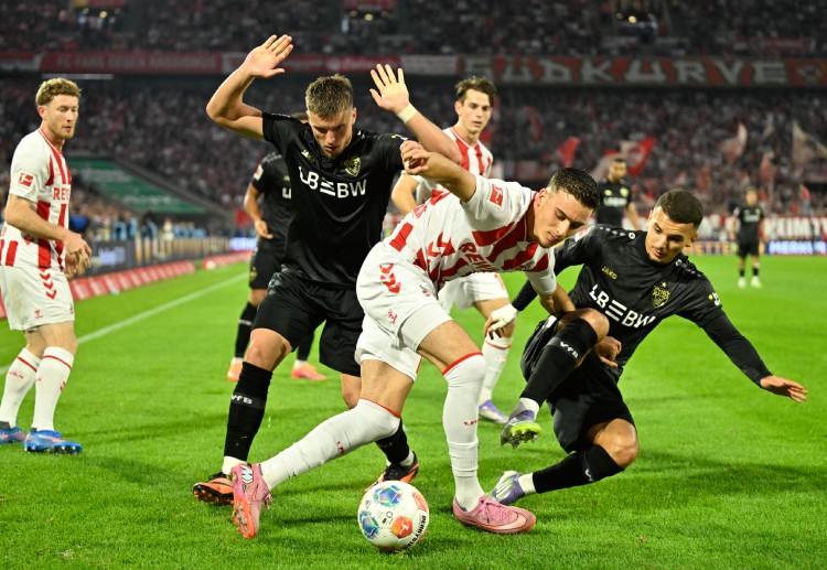 ဘွန်ဒက်စ်လီဂါ ထိပ်သီး ကလပ် နှစ်သင်း ဖြစ်တဲ့ ဘေယန်မြူးနစ်နဲ့ ဒေါ့မန် တို့ကတော့ ကိုလုံး အသင်းရဲ့ တောင်ပံ ကြယ်ပွင့်လေး ဆိတ်ဒ် အဲလ်မာလာကို စိတ်ဝင်စားနေပါတယ်။