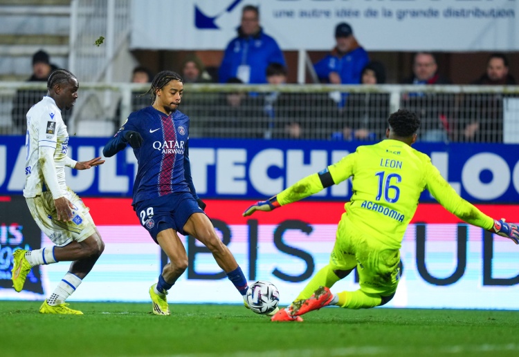 PSG moved back to the summit of Ligue 1 thanks to Bradley Barcola’s winner at Auxerre